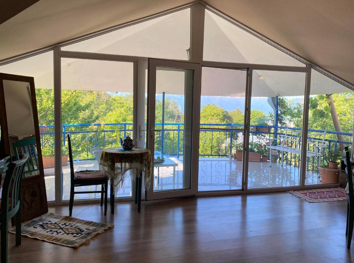 Nino'S Veranda Apartment เทลาวี ภายนอก รูปภาพ
