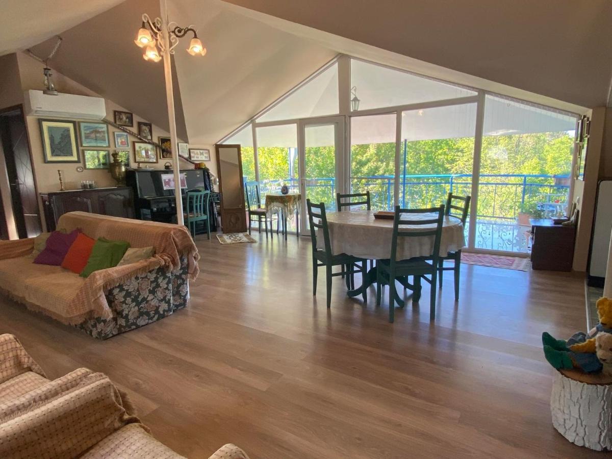 Nino'S Veranda Apartment เทลาวี ภายนอก รูปภาพ